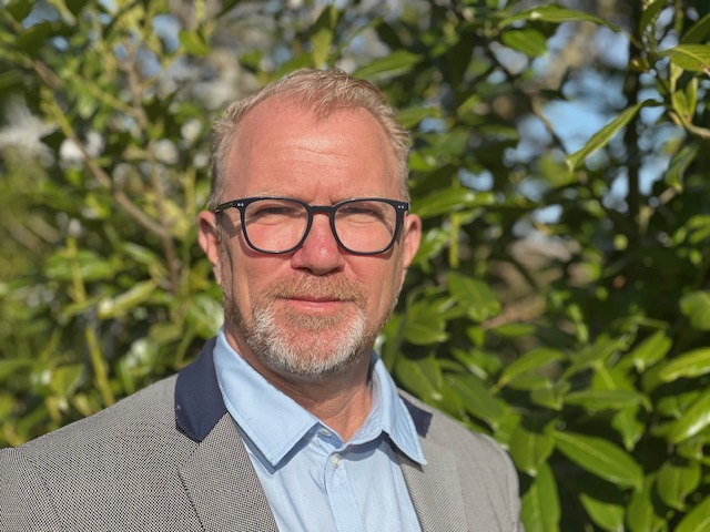 Om Holt Consult